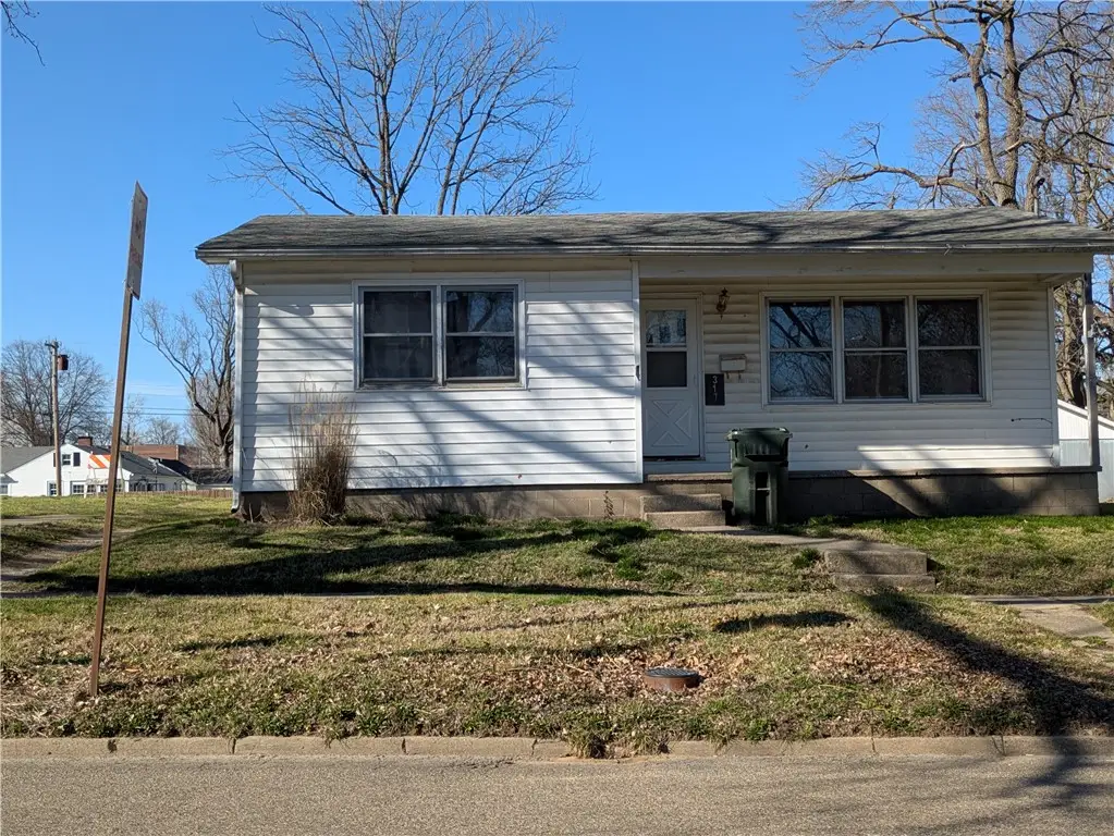 317 E Madison Street, Paris, IL 61944 - #1