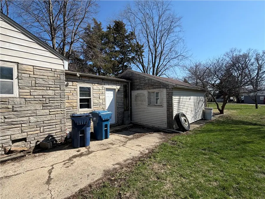 305 W Chestnut Street, Hoopeston, IL 60942 - #3