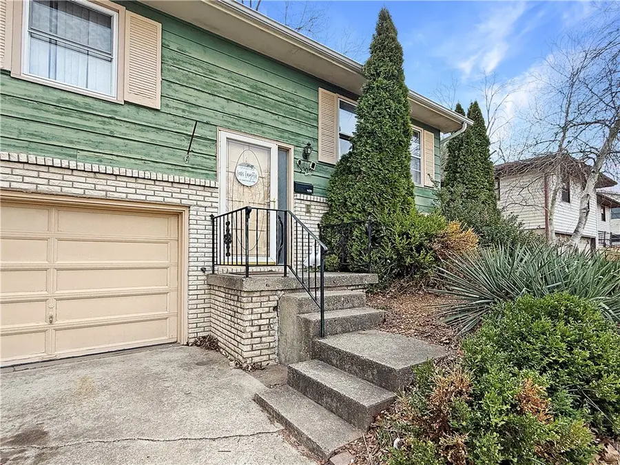 3902 Greenridge Drive, Decatur, IL 62526 - #2