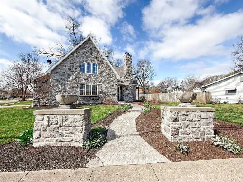 906 Ash Street, Marshall, IL 62441 - #1