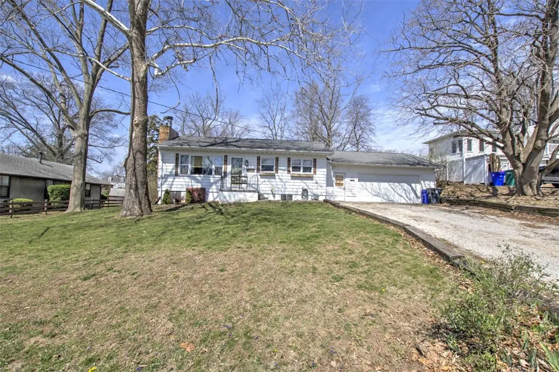 4000 Bayview Drive, Decatur, IL 62521 - #1