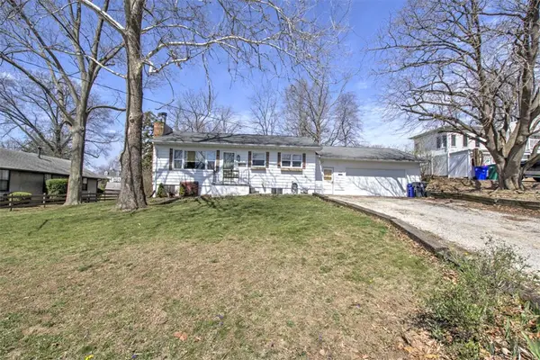 4000 Bayview Drive, Decatur, IL 62521