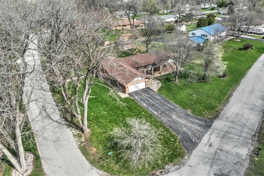 1740 Illini Drive, Decatur, IL 62521 - #2