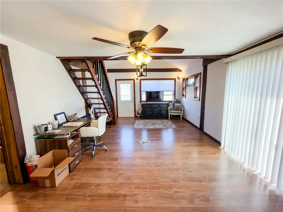 207 N Jackson Street, Newton, IL 62448 - #2