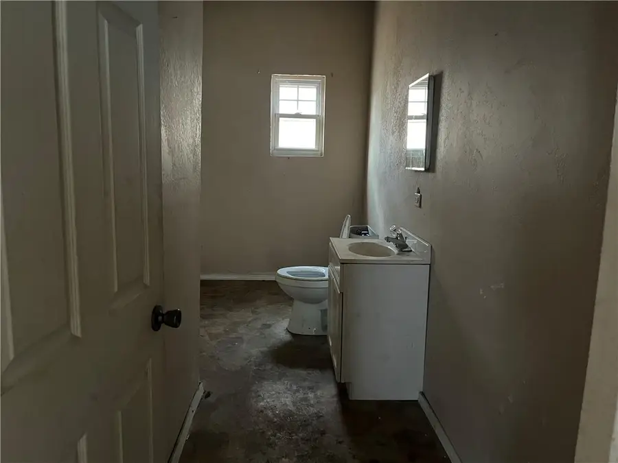 527 Boyd Street, Decatur, IL 62522 - #3