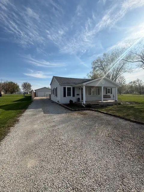 410 W Grant Street, Paris, IL 61944 - #2