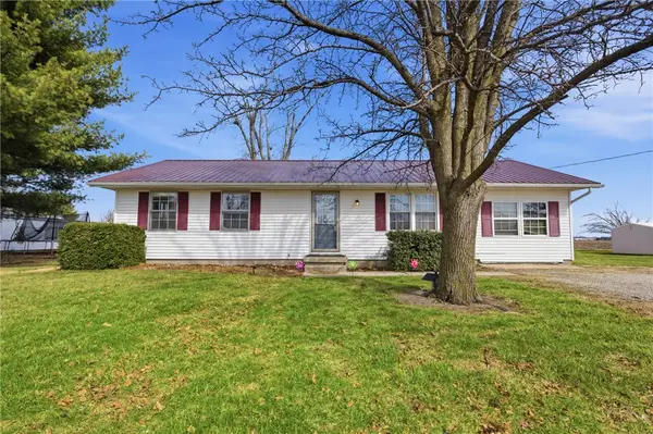 10 Sunrise Lane, Bethany, IL 61914