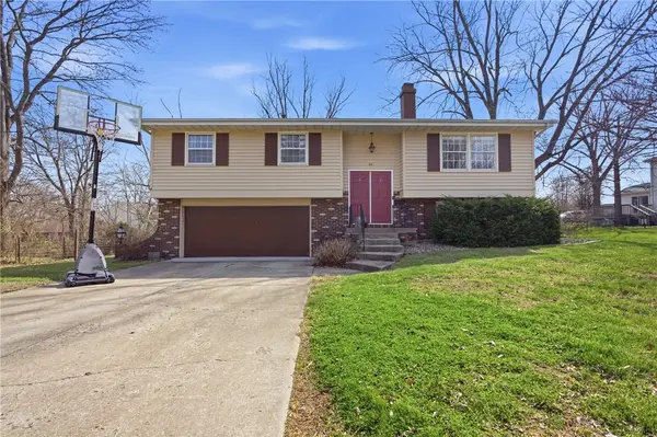 616 Warren Avenue, Charleston, IL 61920