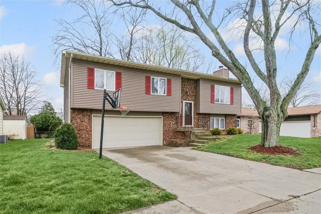 831 S Jefferson Drive, Decatur, IL 62521 - #1