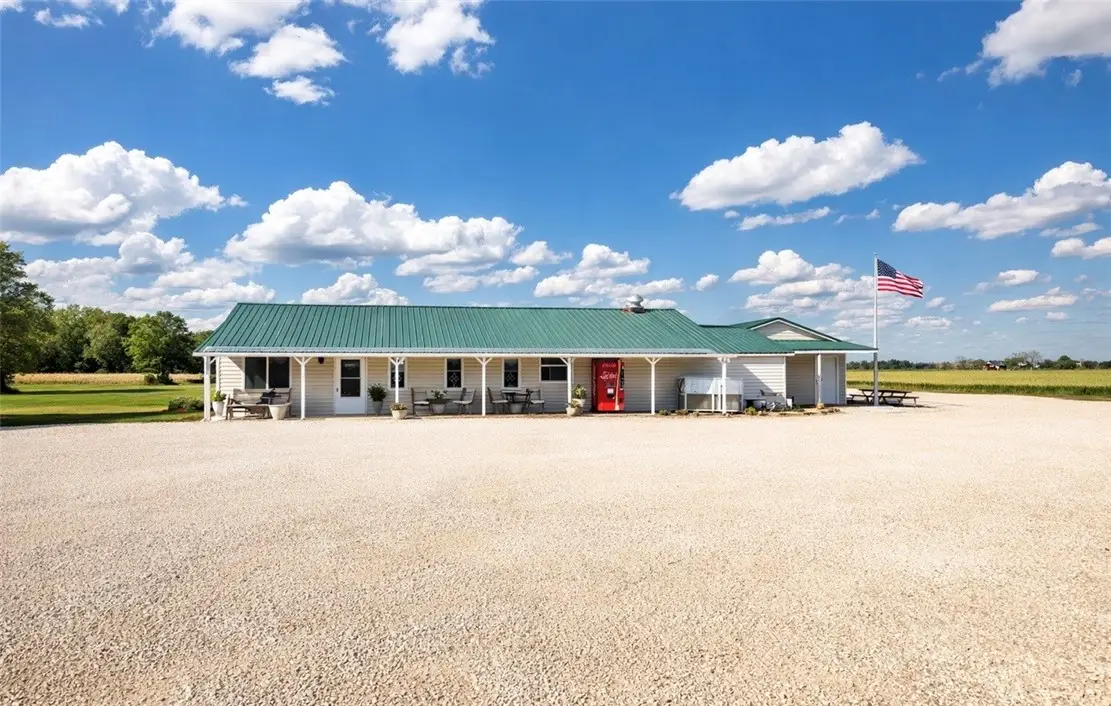 11489 E Clarksville Road, Marshall, IL 62441 - #1