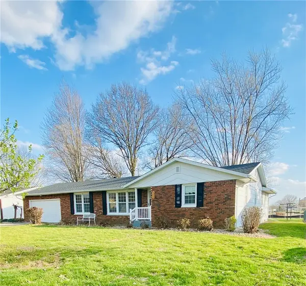 605 Holiday Drive, Effingham, IL 62401