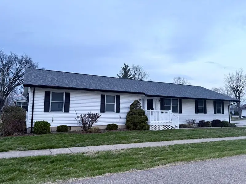 101 E Division Street, Altamont, IL 62411 - #1