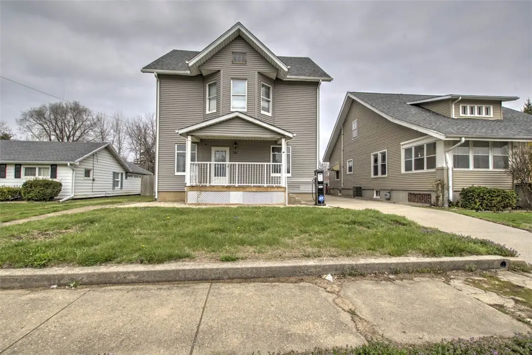 715 Main Street, Clinton, IL 61727 - #1