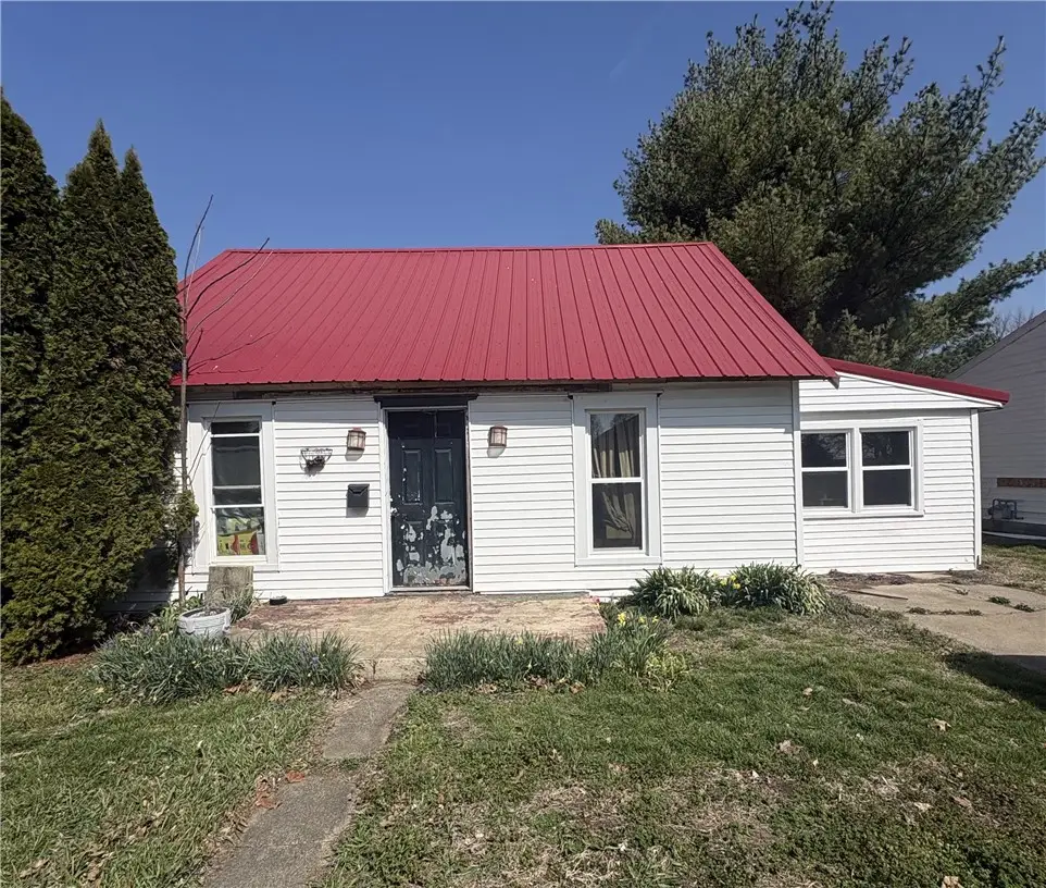 221 E Cherry Street, Moweaqua, IL 62550 - #1