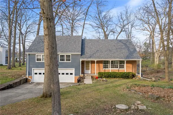 10 Lakewood Drive, Paris, IL 61944