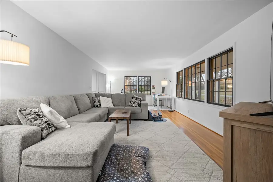 10 Lakewood Drive, Paris, IL 61944 - #2