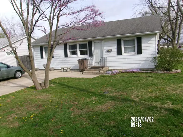 1819 Grant Avenue, Charleston, IL 61920