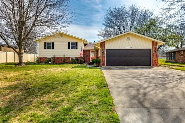 1006 Cardinal Drive, Effingham, IL 62401