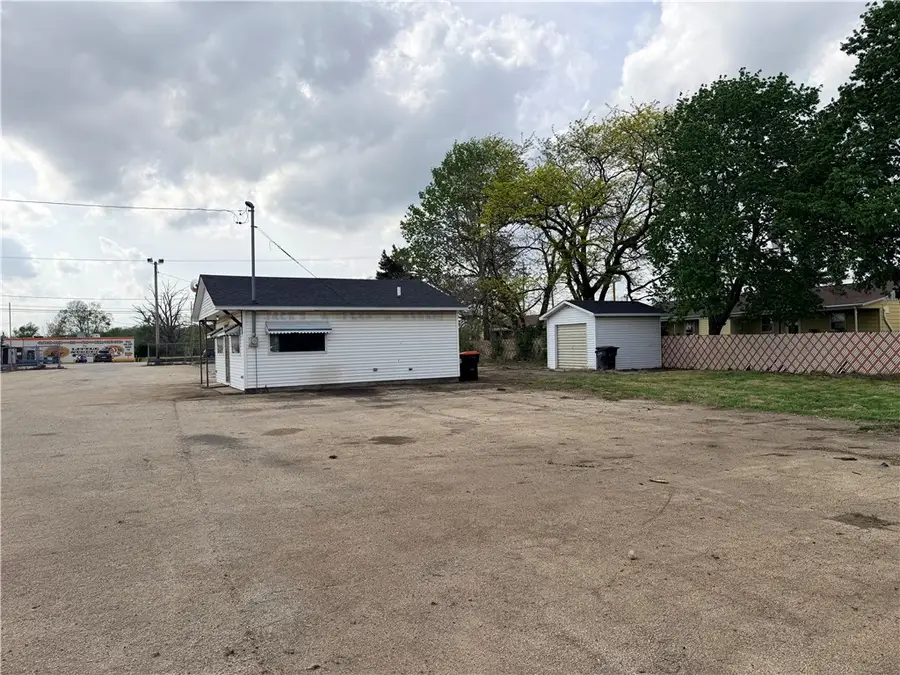 5 S. Henning Road, Danville, IL 61832 - #2