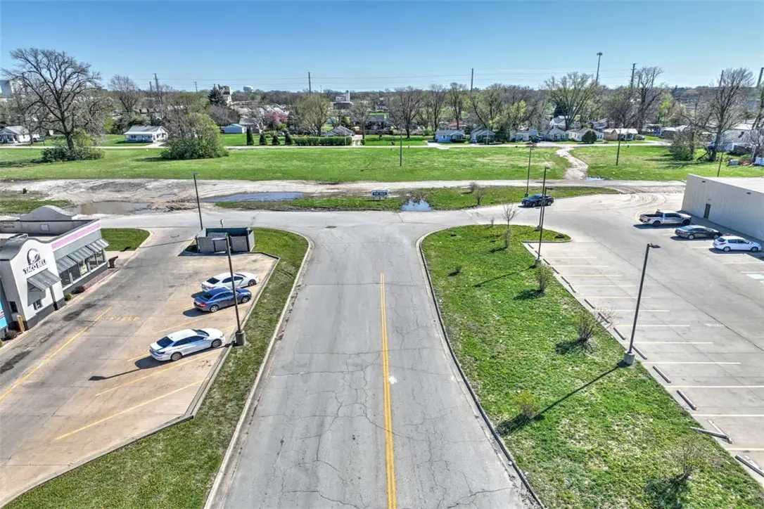 655 E Pershing Road, Decatur, IL 62526 - #1