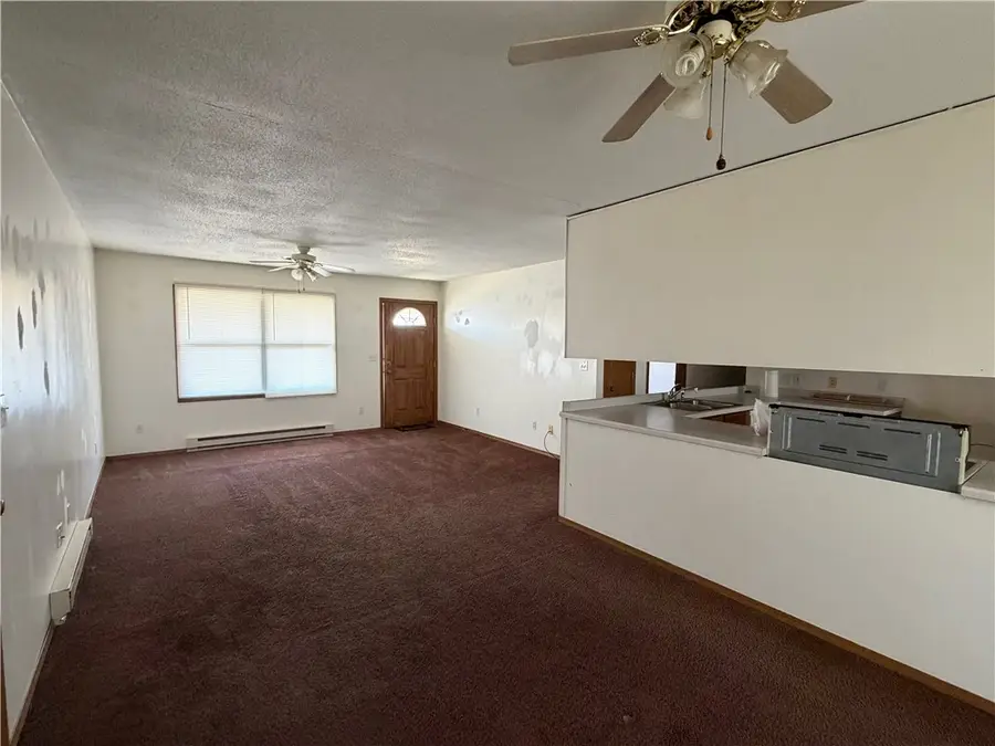 202 W Jaycee Avenue, Effingham, IL 62401 - #3