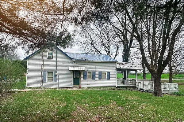 211 Main Street, Willow Hill, IL 62480