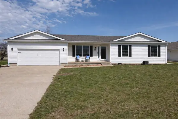 9908 Bloomfield Hills Drive, Effingham, IL 62401