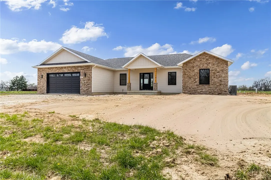 13147 N Country Club Road, Effingham, IL 62401 - #1