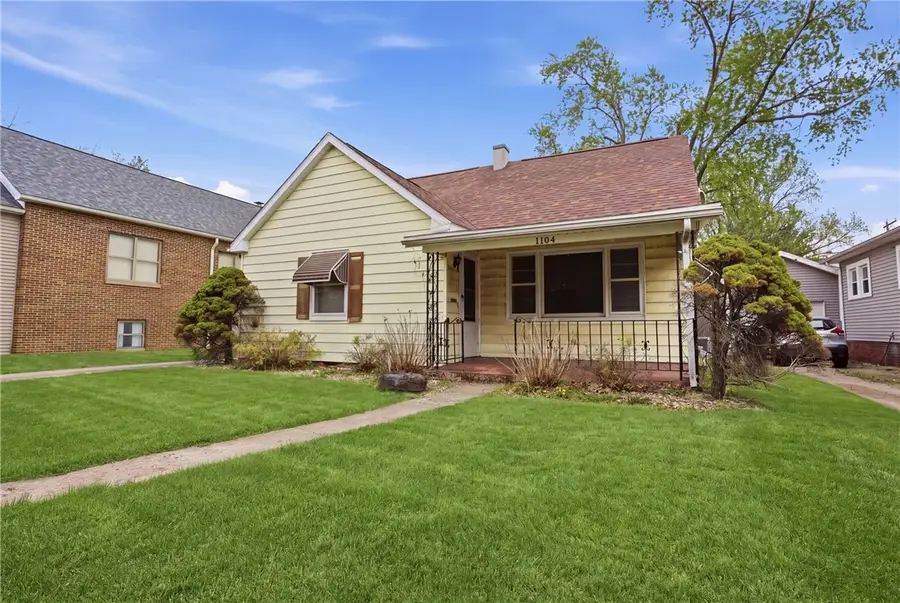 1104 S 17th Street, Mattoon, IL 61938 - #2