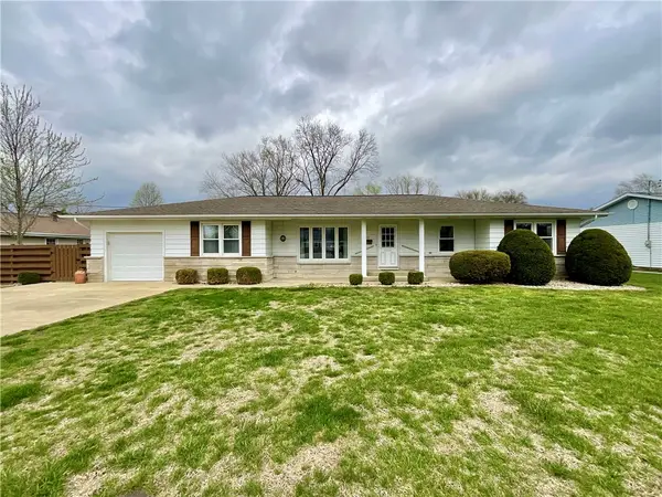 812 E Grove Place, Effingham, IL 62401