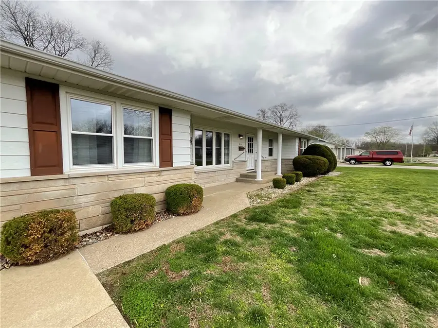 812 E Grove Place, Effingham, IL 62401 - #2