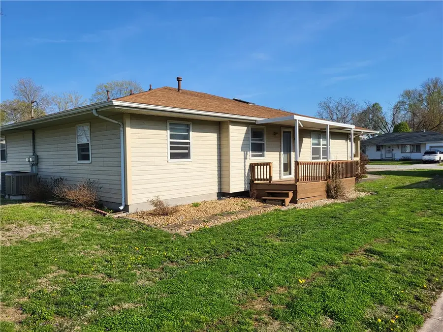 406 W Saint Louis Avenue #B, Effingham, IL 62401 - #2