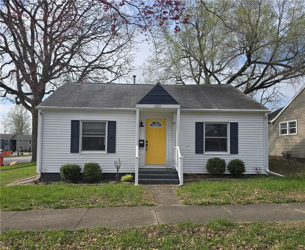 601 Marshall Avenue, Mattoon, IL 61938 - #1