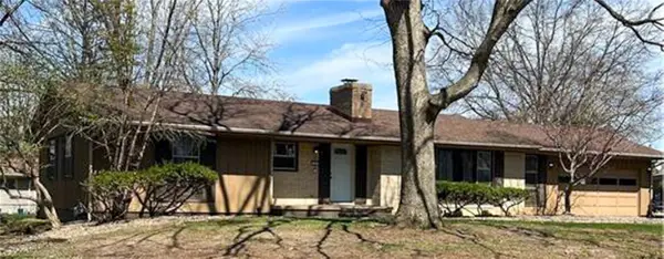 15 Lakeshore Drive, Danville, IL 61832