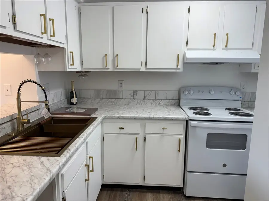 950 Edgar Drive #4, Charleston, IL 61920 - #3