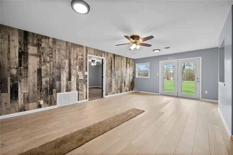 607 S Walnut Street, Georgetown, IL 61846 - #3