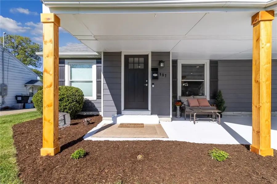 807 S Oakwood Street, Effingham, IL 62401 - #3