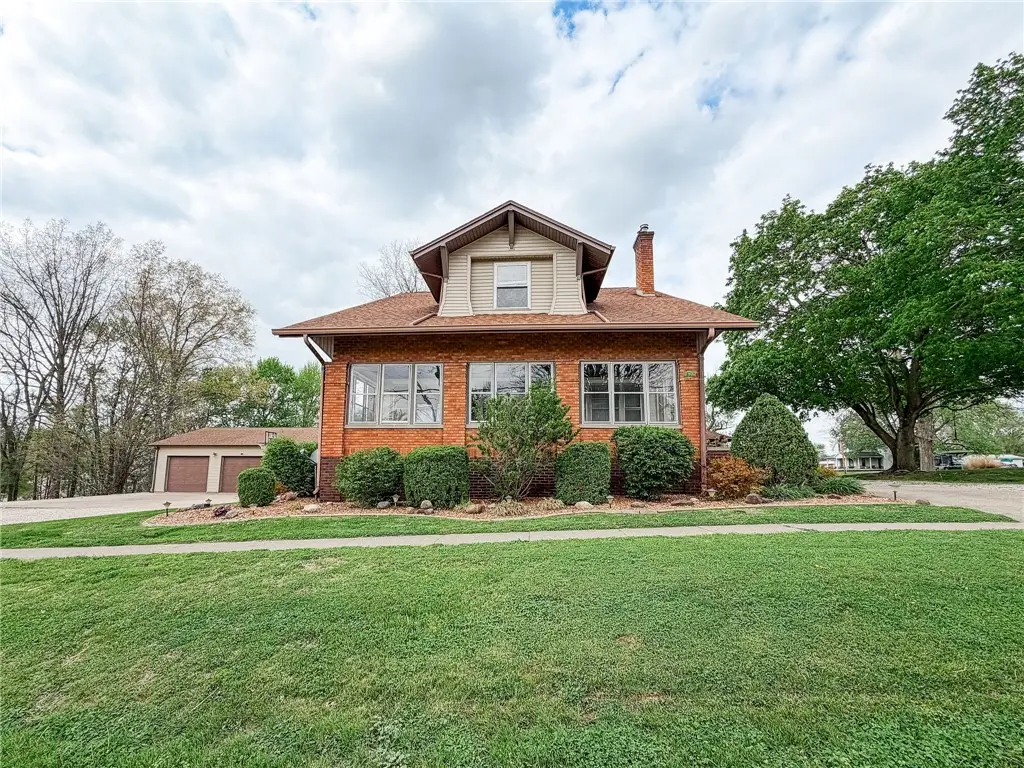 412 E Cumberland Street, Martinsville, IL 62442 - #1