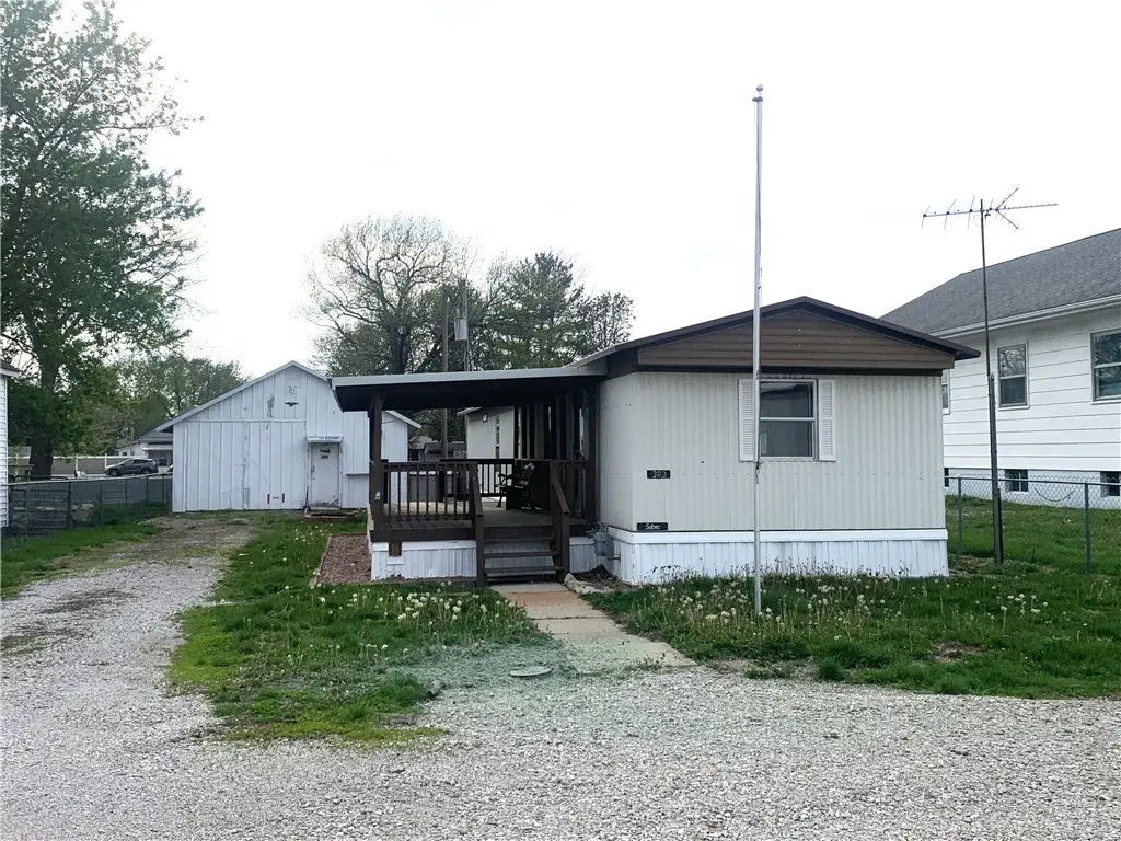 303 Wright Street, Findlay, IL 62534 - #1