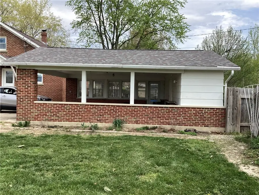 207 S Edwards Street, Altamont, IL 62411 - #3