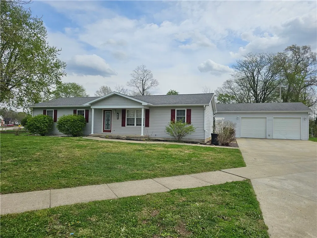 302 S Mill Street, Greenup, IL 62428 - #1