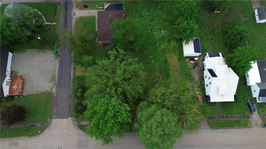 401 & 407 W Chestnut Street, Olney, IL 62450 - #3