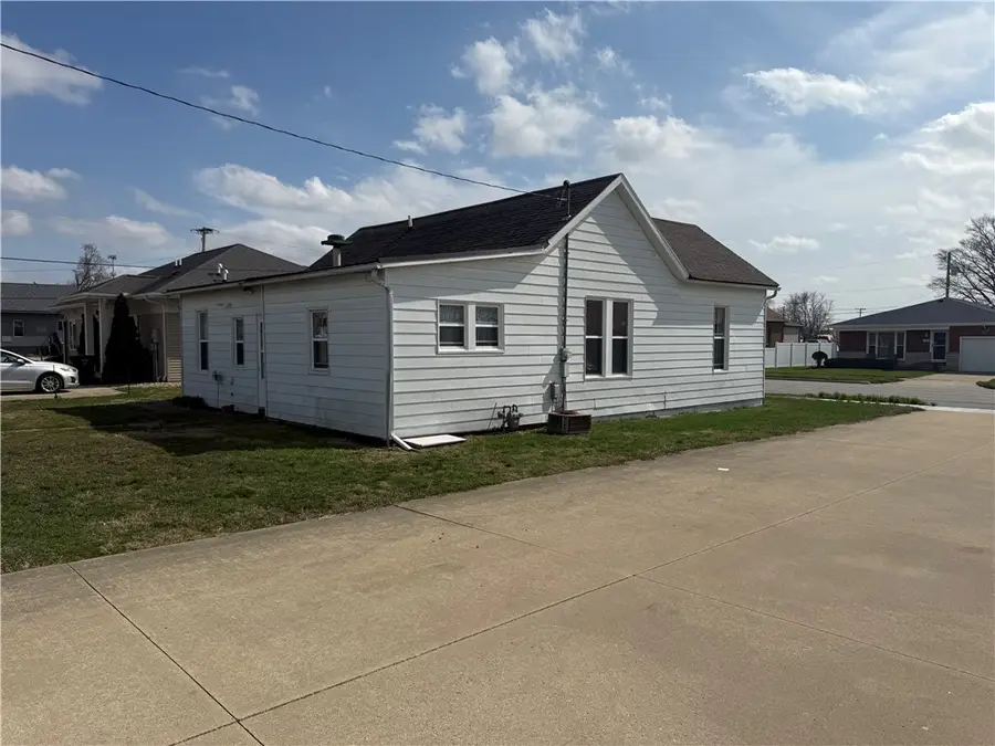 804 Jefferson Avenue, Effingham, IL 62401 - #3