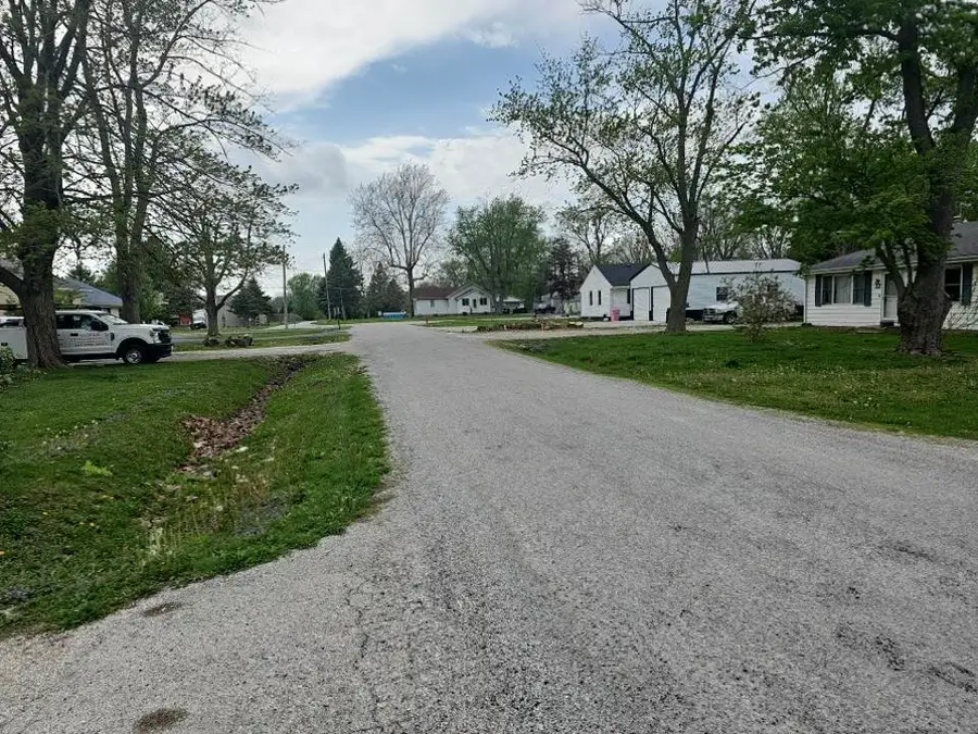 29 Westway Drive, Decatur, IL 62522 - #2