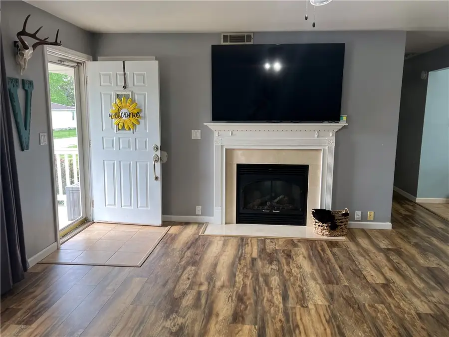 602 S Pembroke Street, Effingham, IL 62401 - #3