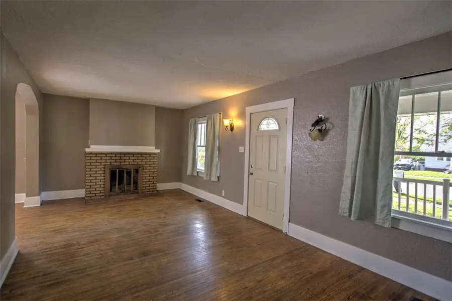 1336 W Riverview Avenue, Decatur, IL 62522 - #3