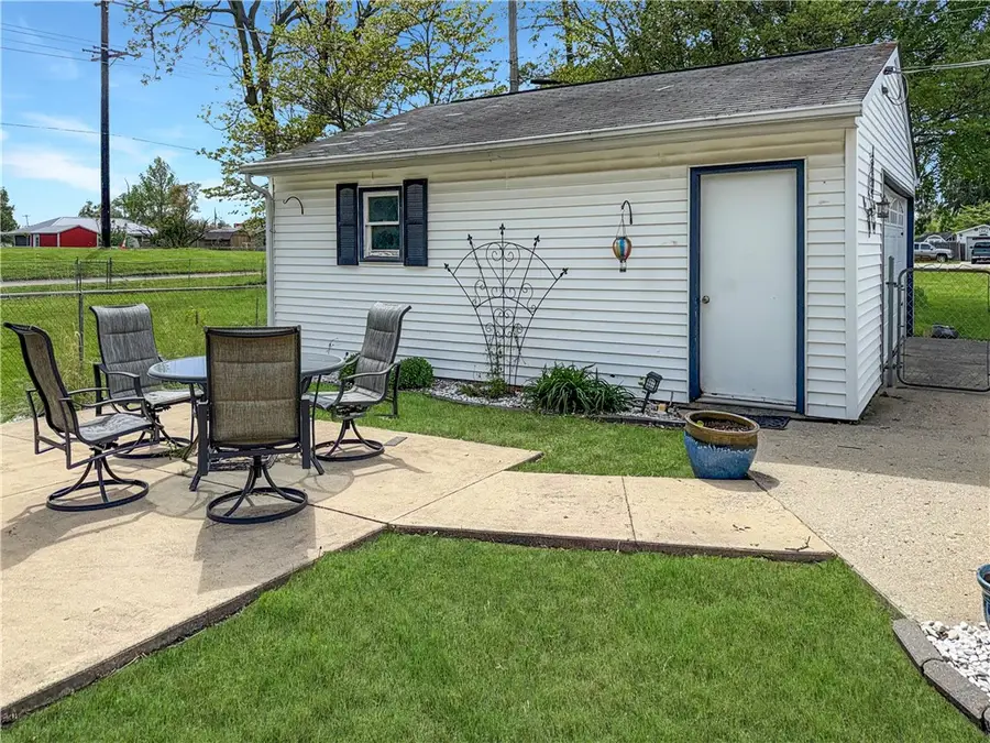 1609 Olive Avenue, Mattoon, IL 61938 - #3