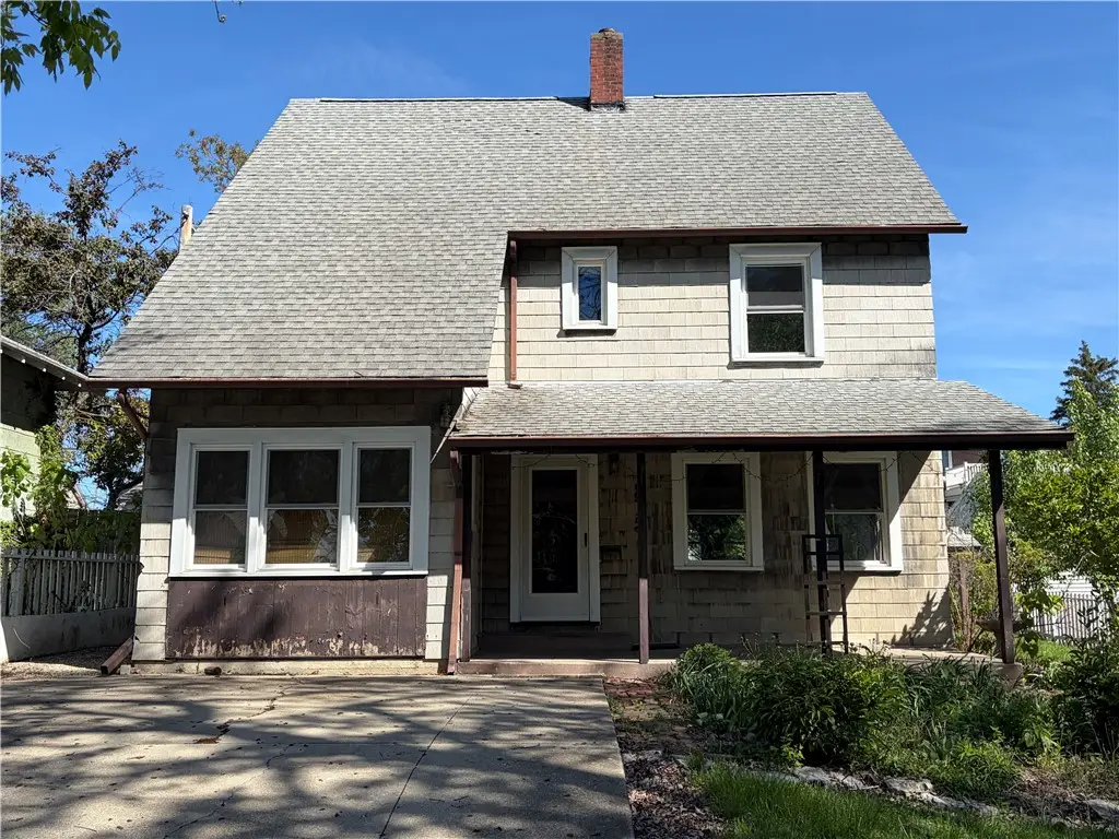 815 Van Buren Avenue, Charleston, IL 61920 - #1