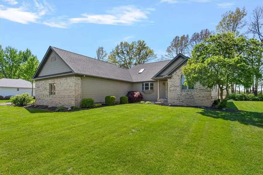 3808 Lake Drive, Taylorville, IL 62568 - #2