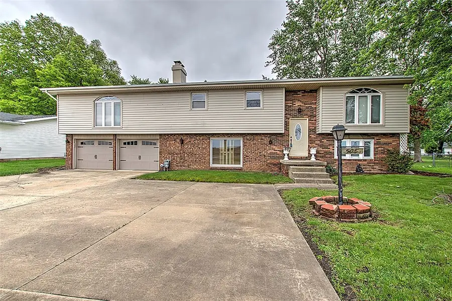 505 W Forsyth Road, Forsyth, IL 62535 - #2